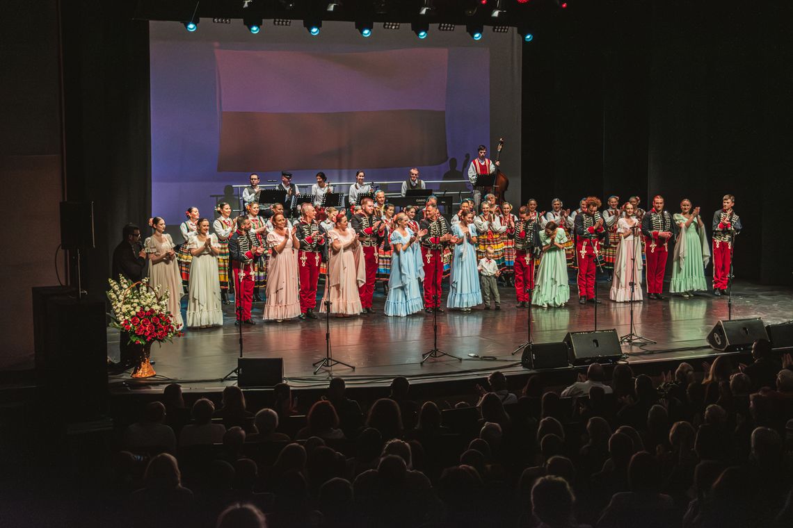 Wyjątkowy wieczór 11 listopada – muzyka, poezja i taniec dla Niepodległej Wyjątkowy wieczór 11 listopada – muzyka, poezja i taniec dla Niepodległej