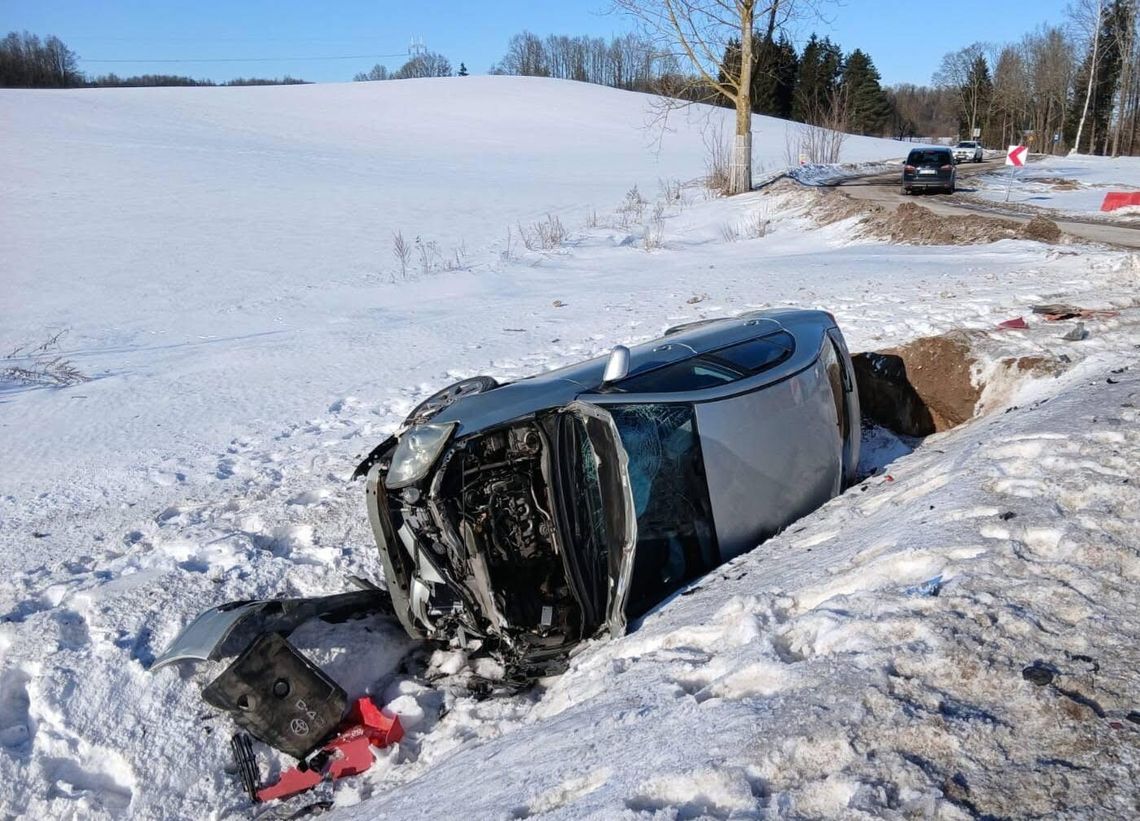 Wypadek na DK65 między Oleckiem a Ełkiem. Jedna osoba trafiła do szpitala