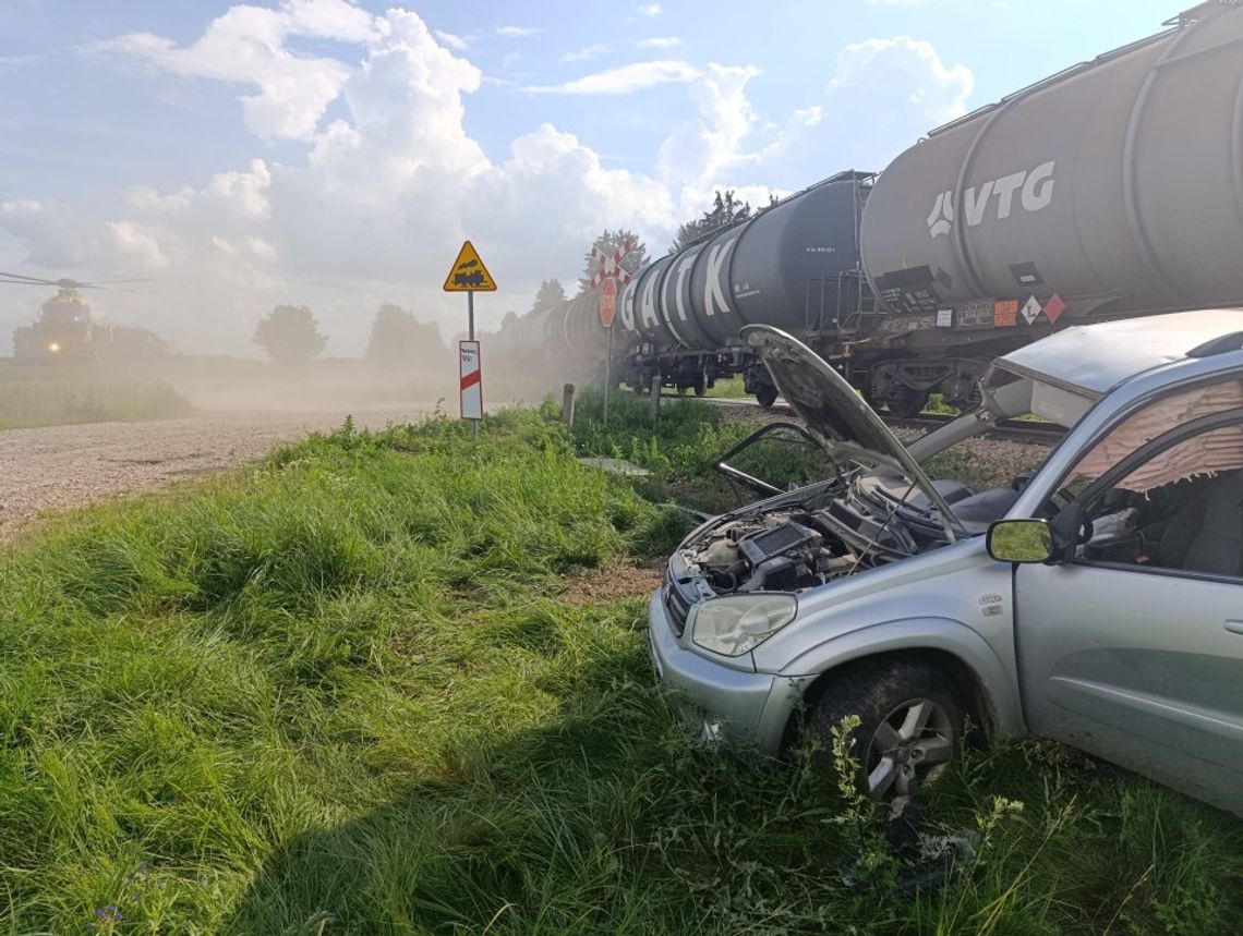 Wypadek na przejeździe kolejowym w gminie Puńsk – 19-latek wjechał pod pociąg