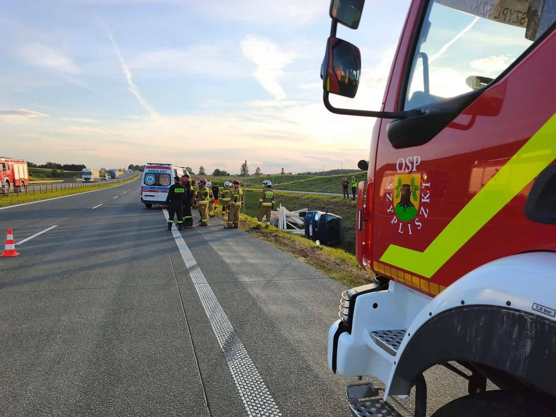 Wypadek na trasie S-61. Służby interweniowały w rejonie Czerwonki Wypadek na trasie S-61. Służby interweniowały w rejonie Czerwonki