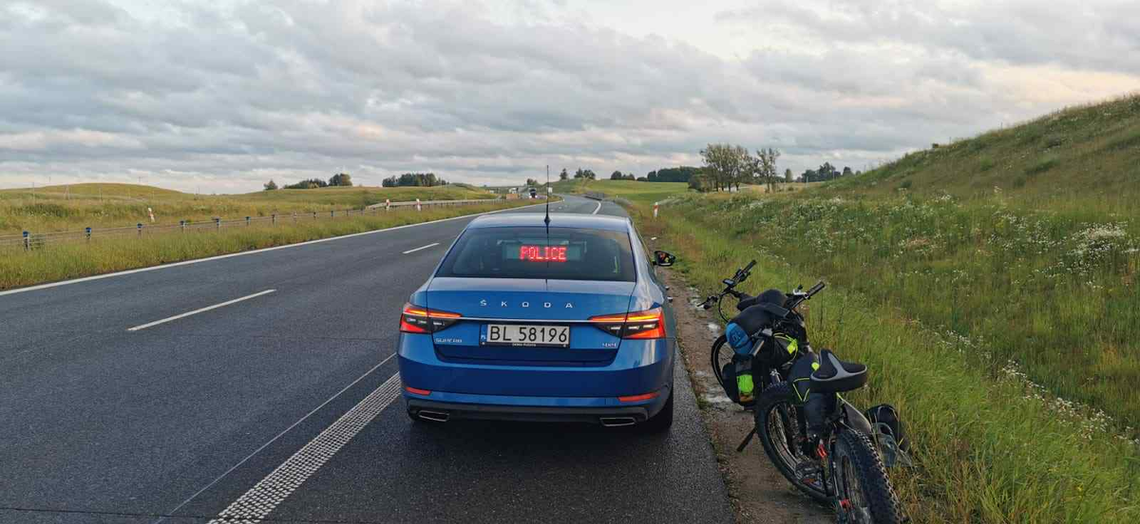 🚴‍♂️ Z Finlandii... na ekspresówkę! Bracia jechali rowerami trasą S61