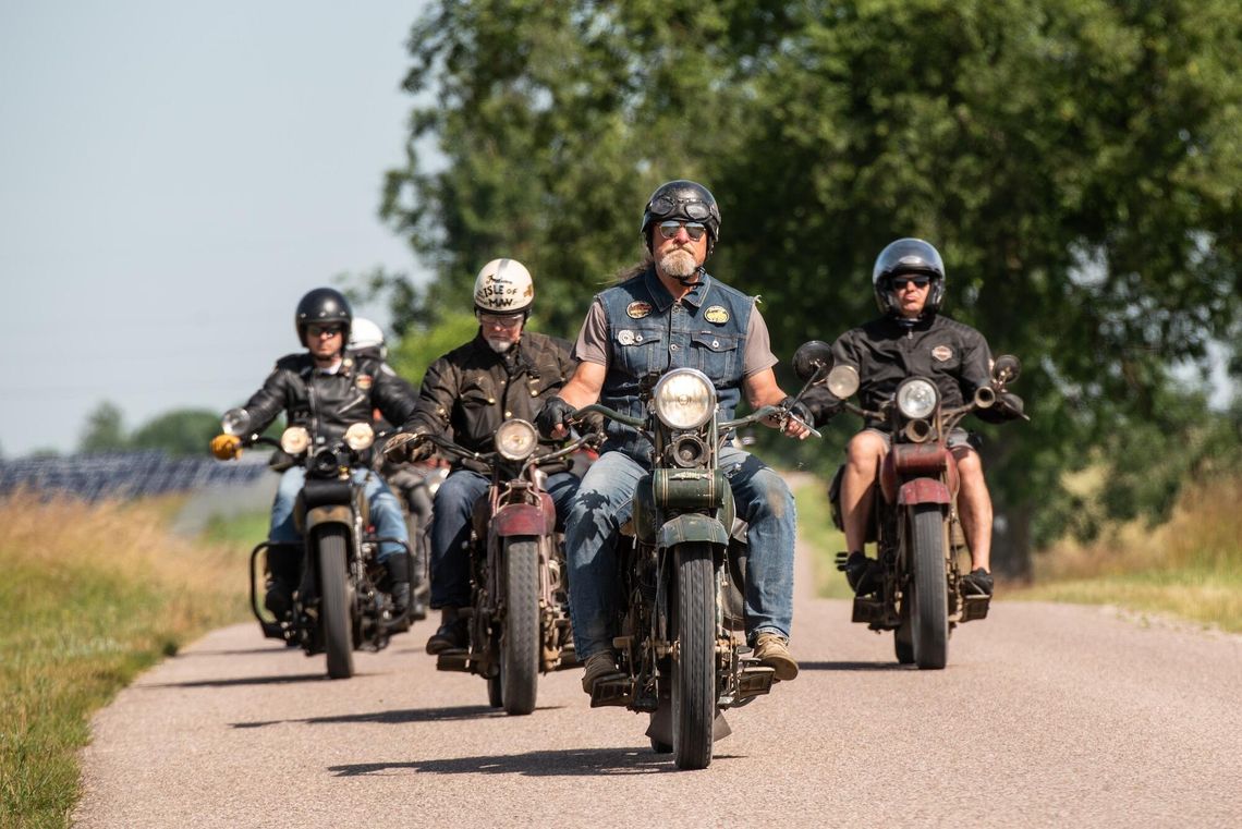 Zabytkowe Harleye i Indiany opanowały Suwalszczyznę. Oldtimer Club Poland zorganizował wyjątkowy rajd
