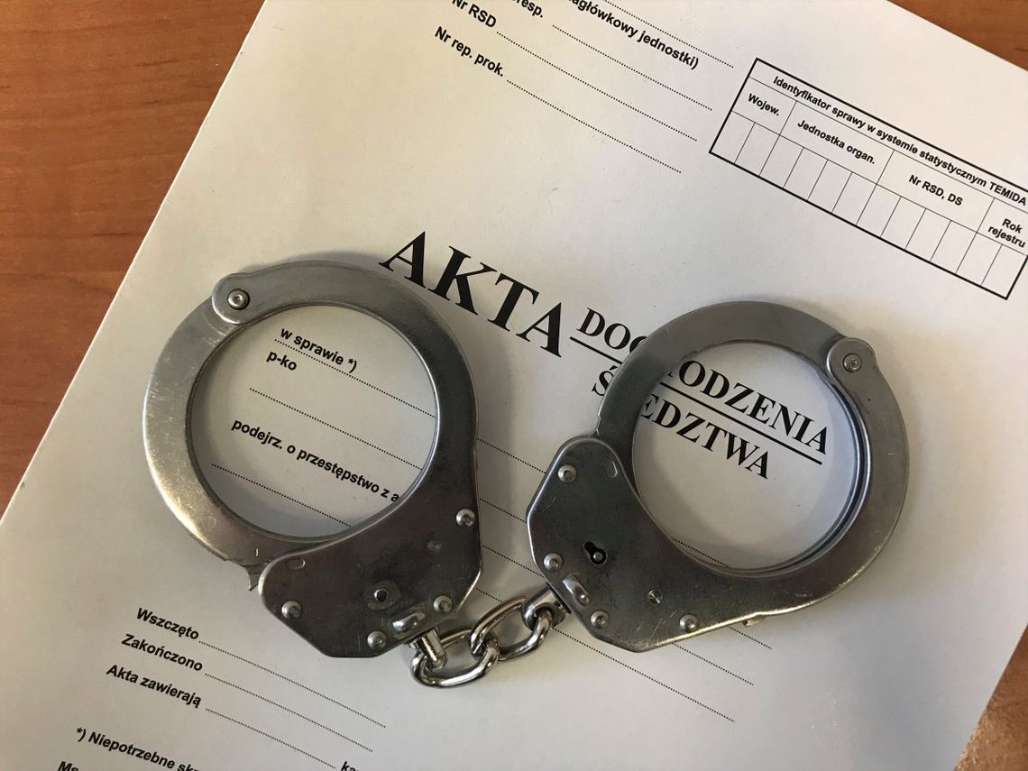 Zakłócał spoczynek nocny. Policjanci znaleźli przy nim narkotyki Zakłócał spoczynek nocny. Policjanci znaleźli przy nim narkotyki