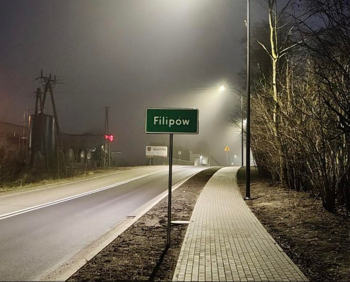 Zakończono budowę chodnika przy drodze wojewódzkiej nr 652 w Filipowie Zakończono budowę chodnika przy drodze wojewódzkiej nr 652 w Filipowie