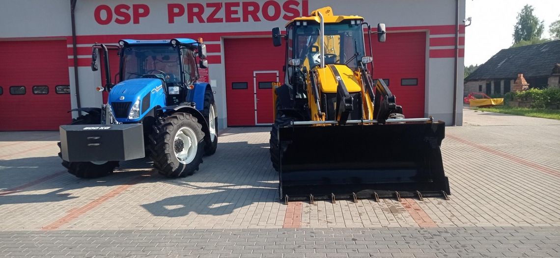 🚜 Zakup ciągnika rolniczego oraz koparko-ładowarki w Gminie Przerośl 🚧