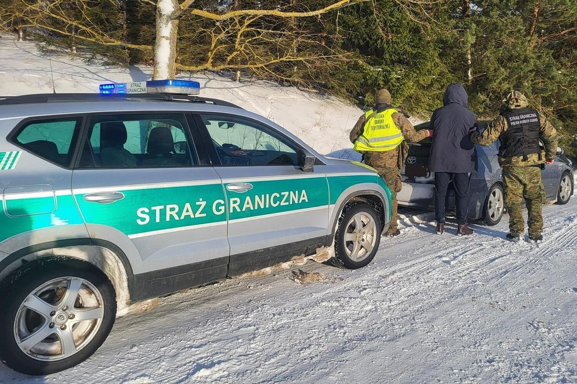 🚨 Zatrzymani kurierzy i fałszywe prawo jazdy. Intensywne działania Straży Granicznej