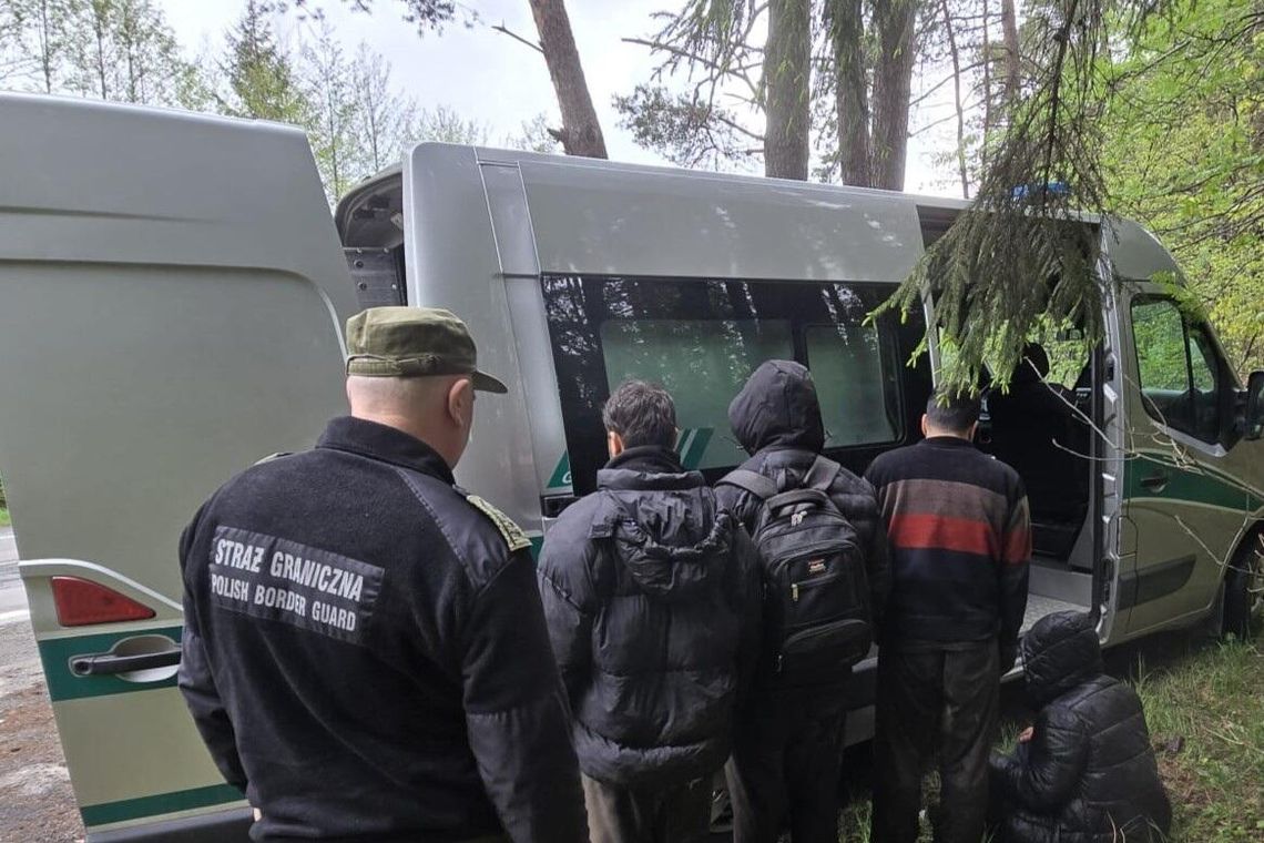 🚨 Zatrzymanie przy granicy polsko-litewskiej. Straż Graniczna ujawniła cztery osoby po nielegalnym przekroczeniu granicy