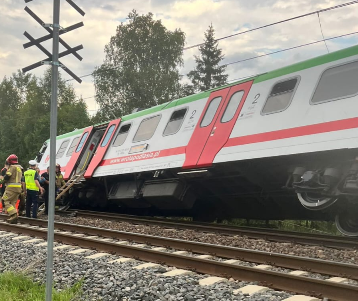 🚨 Zderzenie ciężarówki z pociągiem w Sokółce! Kierowca trafił do szpitala