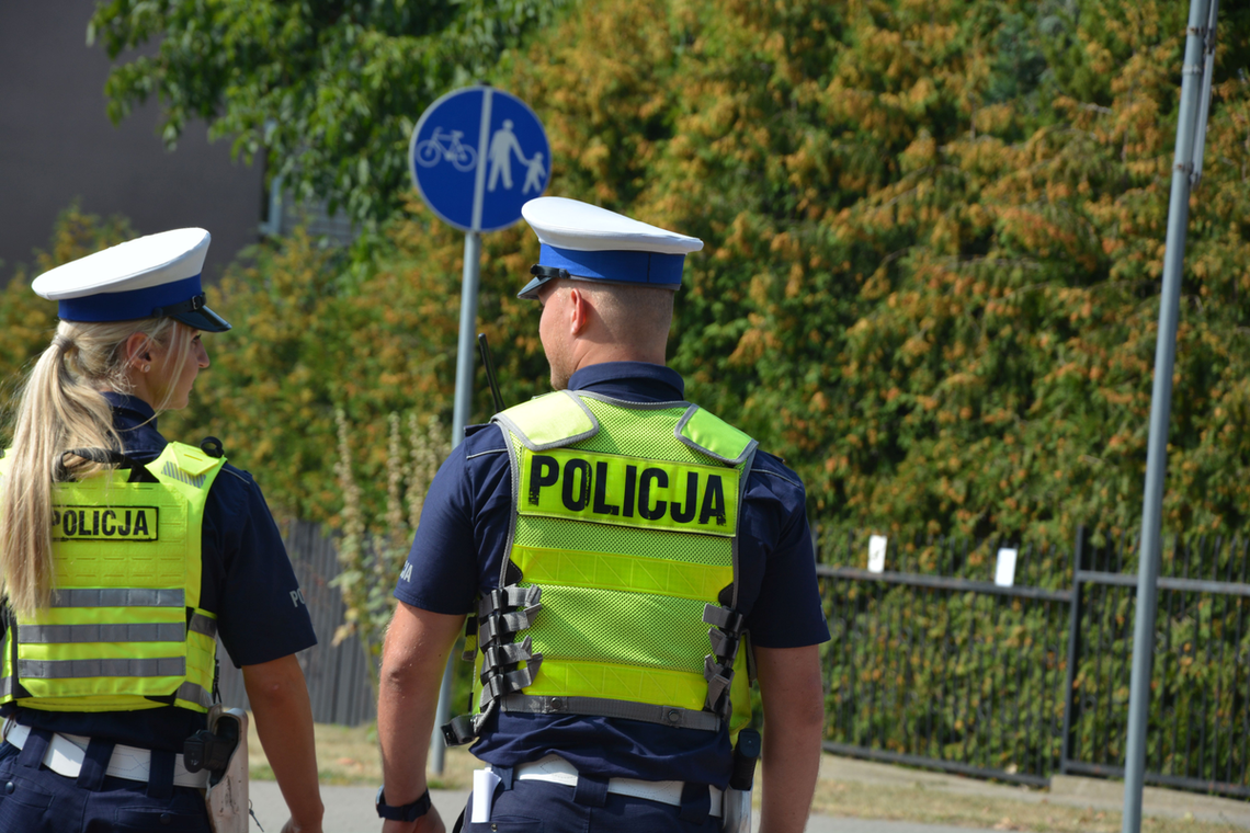 🚨 Zgłosił kolizję… i trafił w ręce policji! 32-latek z Suwałk był poszukiwany