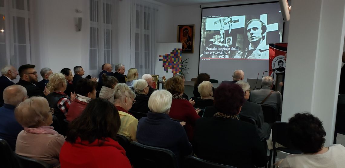 🎗️ „Zło dobrem zwyciężaj” – 41. rocznica śmierci ks. Jerzego Popiełuszki w Suwałkach 🎗️ „Zło dobrem zwyciężaj” – 41. rocznica śmierci ks. Jerzego Popiełuszki w Suwałkach