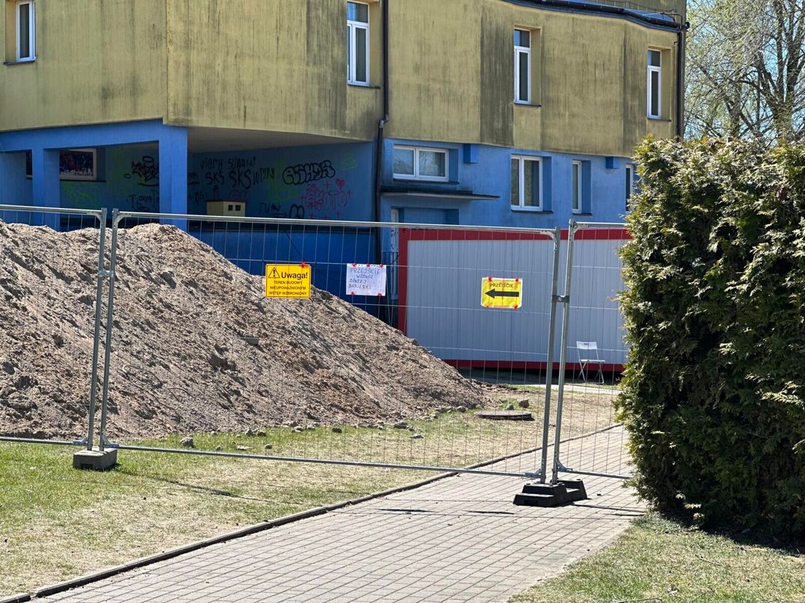 Zmiany przy Zalewie Arkadia. Jedno z przejść zostało zamknięte