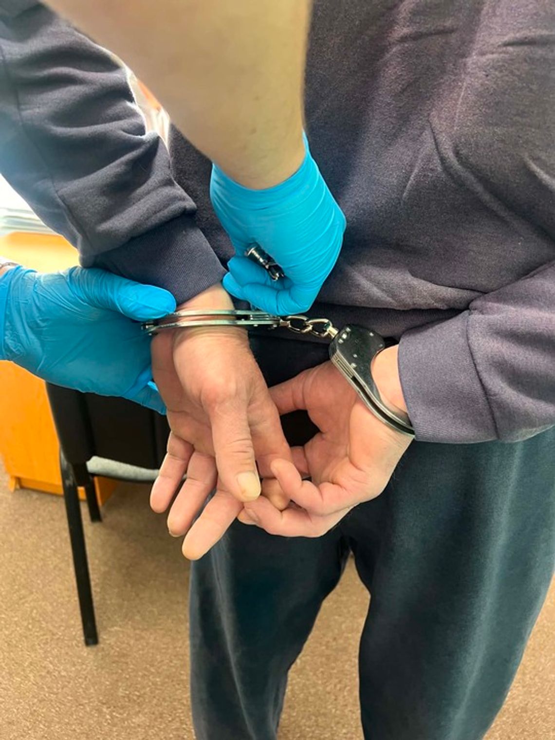 🚔 Znęcał się nad partnerką. 47-latek usłyszał zarzuty i został objęty dozorem 🚔 Znęcał się nad partnerką. 47-latek usłyszał zarzuty i został objęty dozorem