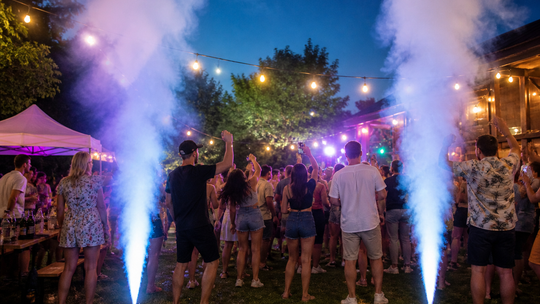 Wytwornica Dymu na Wynajem LED | Imprezy, Wesela, 18-stki Efekt WOW gwarantowany Wytwornica Dymu na Wynajem LED | Imprezy, Wesela, 18-stki Efekt WOW gwarantowany